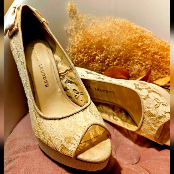 Meet the Posher💫Vintage, eclectic, bright pieces of clothing and accessories💫 - Picture 7 of 9